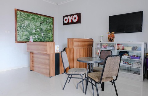 Jember Hotel | OYO 995 Alice's Homestay Syariah