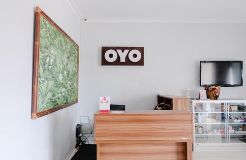 Jember Hotel | OYO 995 Alice's Homestay Syariah