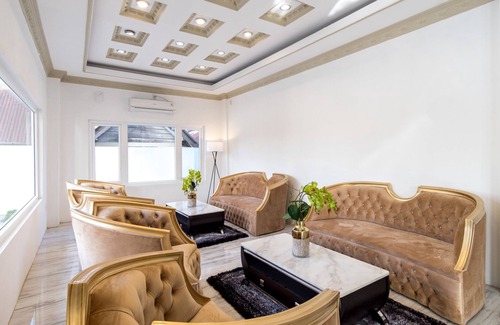 Medan Hotel | Super OYO Capital O 293 Mutiara Hijau Suites Syariah