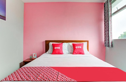 Lembang Hotel | Vaccinated Staff - OYO 3876 The Aurora Inn Lembang