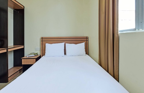 Kajang Hotel | SUPER OYO Swing & Pillows Kajang Hotel Near Stadium Kajang Station