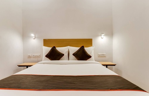 Indore Casa | Super OYO Townhouse 135 Gandhi Hall