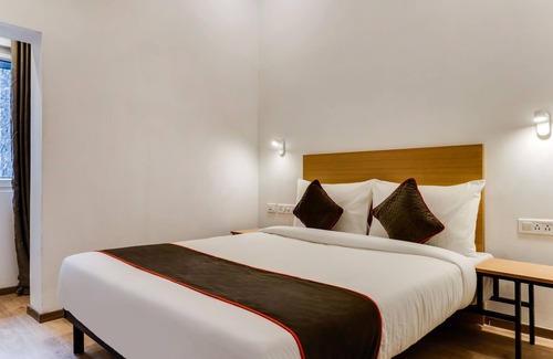 Indore Casa | Super OYO Townhouse 135 Gandhi Hall