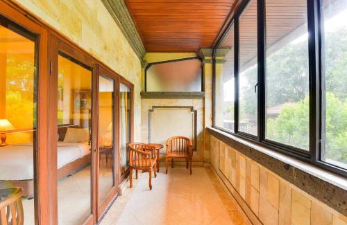 Kuta Hotel | Super OYO Townhouse Oak Maxi Hotel Legian