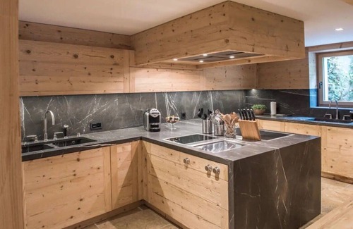 Rougemont Chalet De Esquí | Super private Luxury Chalet with Hotel facilities