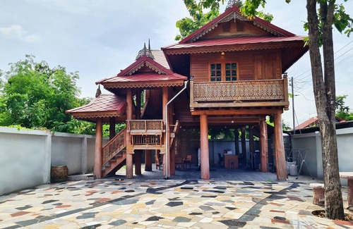 Bang Kaeo Casa | Casa de madera con jardín y espacio para eventos – ideal para nómadas digitales