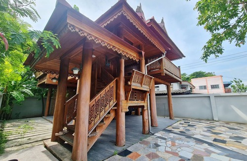 Bang Kaeo Casa | Casa de madera con jardín y espacio para eventos – ideal para nómadas digitales
