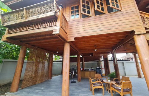 Bang Kaeo Casa | Casa de madera con jardín y espacio para eventos – ideal para nómadas digitales