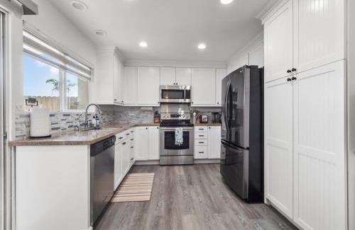 Mira Mesa Casa | Super Spacious Family Vacation House!