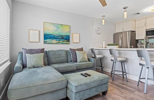Galveston Condominio | Super sweet, ocean and pool views, dogs welcome!