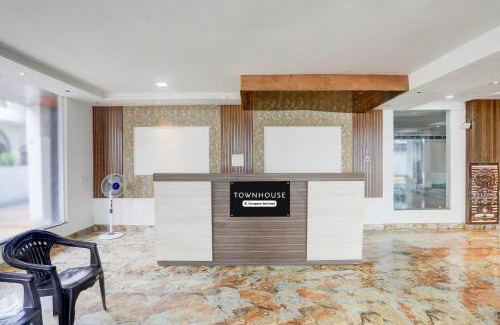 Varanasi Hotel | Super Townhouse Bela Road Varanasi City Railway Station Formerly Srijan Grand