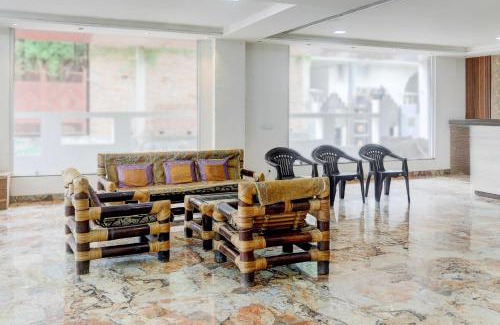 Varanasi Hotel | Super Townhouse Bela Road Varanasi City Railway Station Formerly Srijan Grand