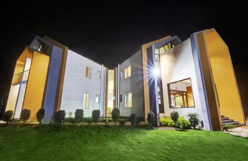 Kyarkoppa Hotel | Super Townhouse IIT Dharwad