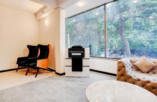 Delhi Hotel | Super Townhouse Preet Vihar Metro Station