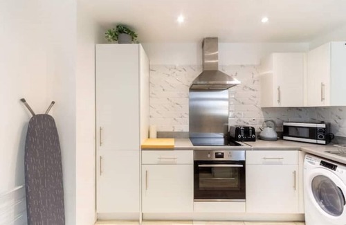Acresford Casa | Superb 3 Bed Sleeps 7 Families/Contractors NEC