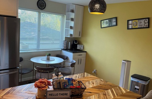 Chicago Heights Casa | Superb 3-bedroom house with fitness room in Chicago Heights