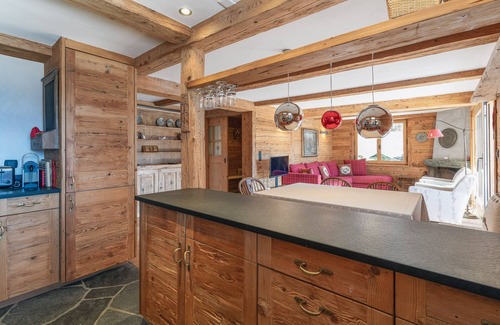 Verbier Apartamento | Superb 3 bedroom apartment near Savoleyres with a magnificent view on the combins, on the first floo