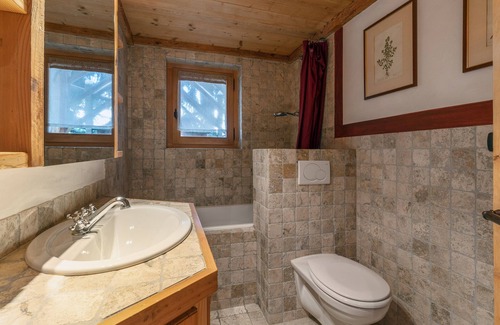 Verbier Apartamento | Superb 3 bedroom apartment near Savoleyres with a magnificent view on the combins, on the first floo