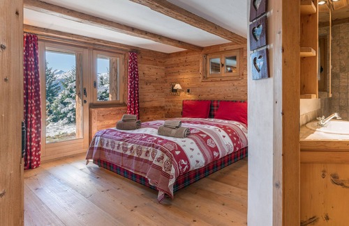 Verbier Apartamento | Superb 3 bedroom apartment near Savoleyres with a magnificent view on the combins, on the first floo