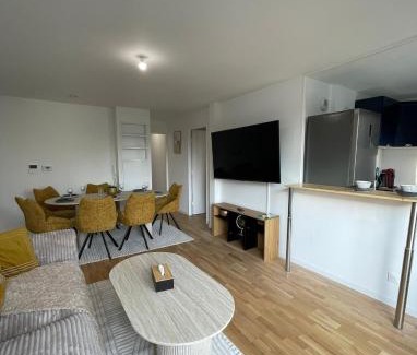 Malakoff Apartamento | Superb 3 Bedroom near to Paris with Parking