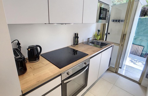 Cannes Apartamento | Superb 3-room RDJ just a stone's throw from the beaches 295L