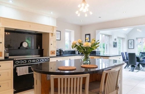Wyton Casa | Superb 4BD Stay in Wyton and Houghton Village