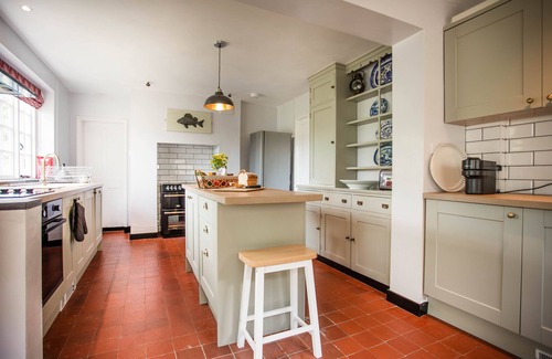 Saint Asaph Casa | Superb 5 Bedroom, Grade II Arts and Craft Style House with extensive gardens