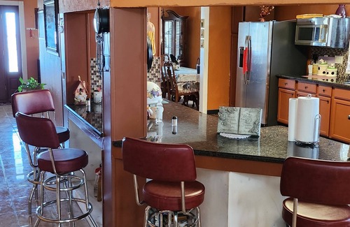 Brandon Casa | Superb 7-bedroom estate with WiFi, AC, big party space, fitness room in Itasca.