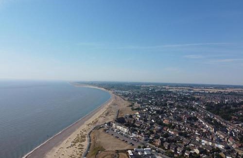 Kessingland Otro | Superb 8 Berth Caravan With Decking At Kessingland Beach Ref 90018Bv