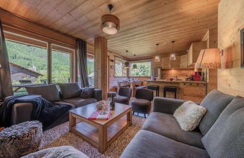 Le Serre Barbin Apartamento | Apartamento 8 p. En chalet. Encanto y lujo. Chimenea, terraza y jardín sur.
