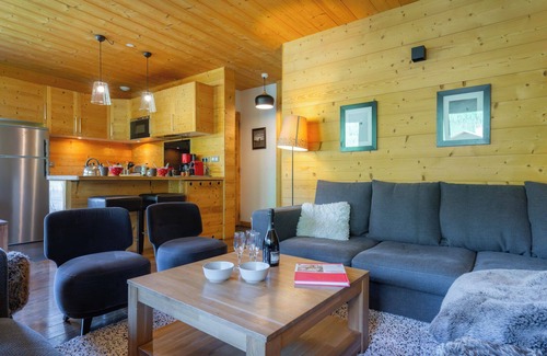 Le Serre Barbin Apartamento | Apartamento 8 p. En chalet. Encanto y lujo. Chimenea, terraza y jardín sur.