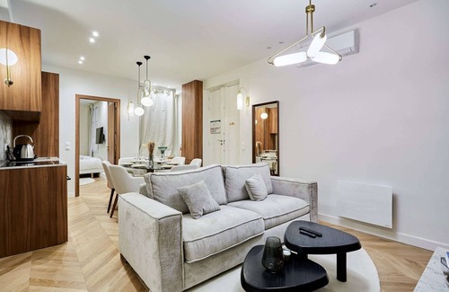 Quartier du Faubourg-Montmartre Apartamento | Superb Air-conditioned Apartment Center of Paris