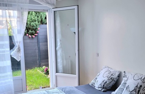 Saint-Cyr-l'Ecole Apartamento | Superb apartment with garden near Versailles