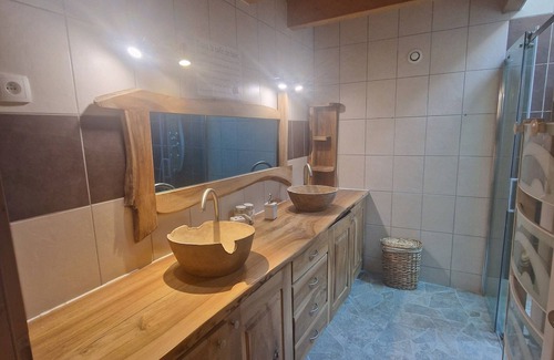 Le Bourg-d'Oisans Apartamento | Superb apartment for seasonal or year-round rental in le Bourg-d'Oisans Isère