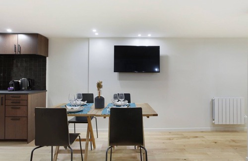 Quartier du Faubourg-Montmartre Apartamento | Superb Apartment 2 Bedrooms Center of Paris