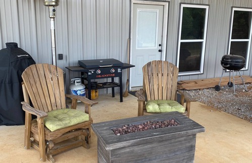 Etta Cabina | Superb cabin with AC, Wi-Fi. 4 bedrooms available, 26 minutes to Oxford square