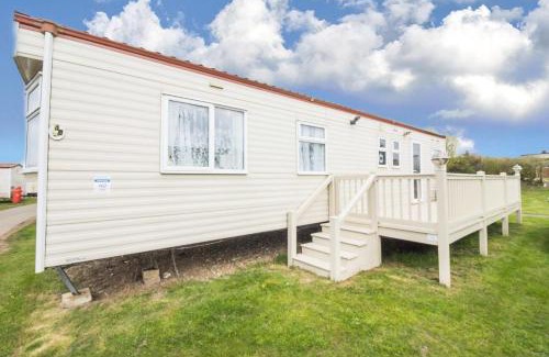 Kessingland Otro | Superb Caravan By The Seaside In Kessingland, Suffolk Ref 90040Sg
