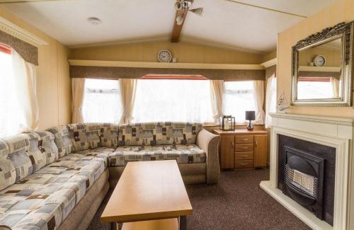Kessingland Otro | Superb Caravan By The Seaside In Kessingland, Suffolk Ref 90040Sg