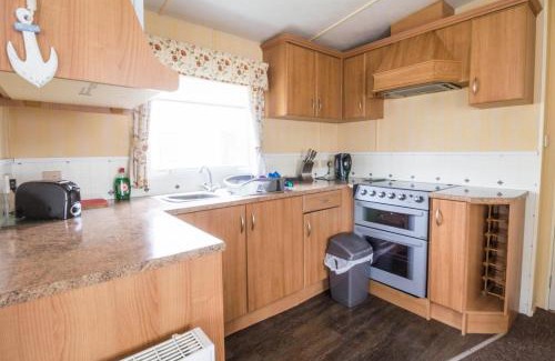 Kessingland Otro | Superb Caravan By The Seaside In Kessingland, Suffolk Ref 90040Sg