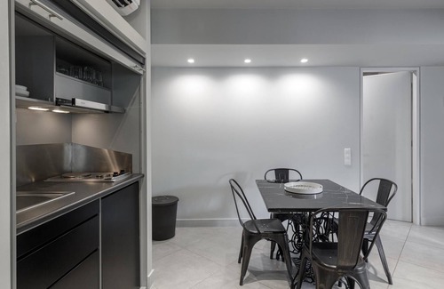 Psirri Apartamento | Superb Central Athens Suite With Rooftop Perfect for 5 Guests 85sqm