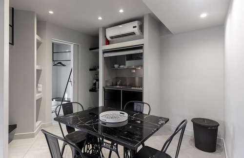 Psirri Apartamento | Superb Central Athens Suite With Rooftop Perfect for 5 Guests 85sqm