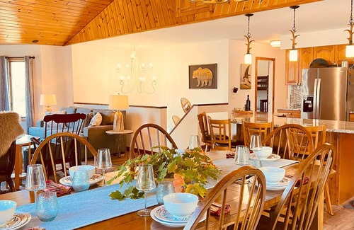Johnsburg Chalet De Esquí | Superb Chalet Near Gore Ski Resort, Hot Tub, Game Room, Firepit and Fireplace
