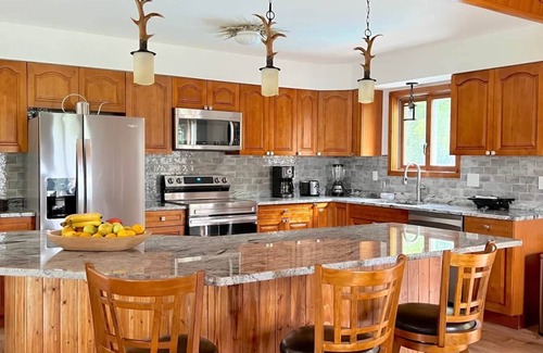 Johnsburg Chalet De Esquí | Superb Chalet Near Gore Ski Resort, Hot Tub, Game Room, Firepit and Fireplace