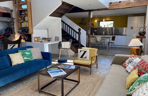 Issor Casa | Magnífica granja contemporánea, base de montaña, wifi, barbacoa