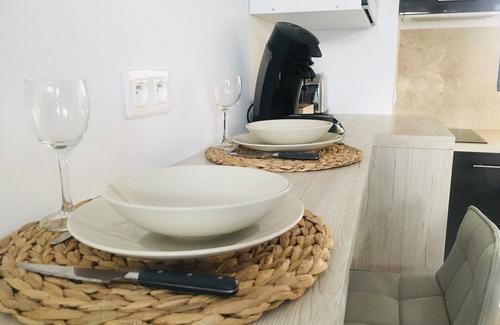 Athis-Mons Apartamento | Superb cosy Suite near Orly-Tramway & Paris with terrace