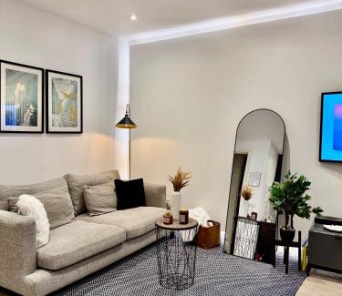 West Hendon Apartamento | Superb Duplex in Hendon