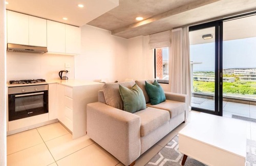 Hillhead Apartamento | Superb East 311 at Coral Point
