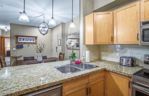 Canmore Apartamento | Superb Family Friendly 3 Bedroom - Pool & Hot Tub | Pets OK