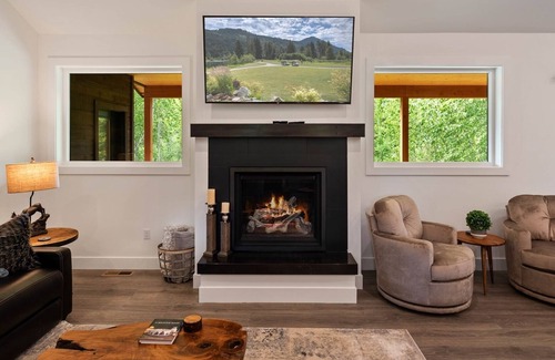 Sandpoint Casa | Superb Family Home | Golf | Wildlife | Hot Tub