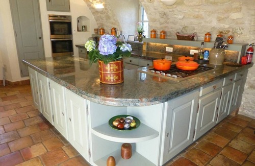 Bonnieux Casa | Superb Farmhouse: Tennis, Infinity Pool, Vineyard, Sleeps 10